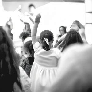 do baptists dance at weddings? indeed, the practice of dancing at weddings is not exclusive to any particular religious group, yet it holds deep cultural and symbolic significance across various traditions. let's explore this intriguing topic through multiple perspectives.